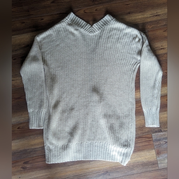 Women's sweater - Picture 3 of 3